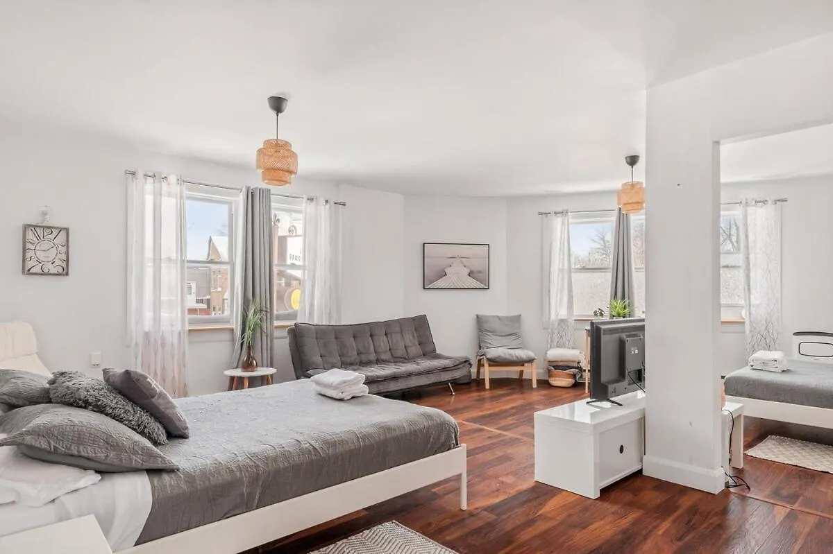 Petit Bonheur Limoilou, Parking Apartment Quebec City