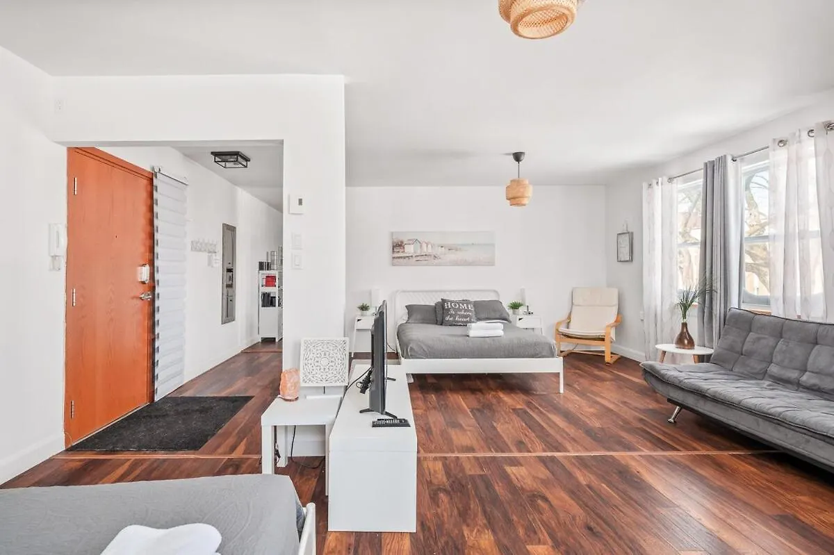 Petit Bonheur Limoilou, Parking Apartment Quebec City 0*,  Canada