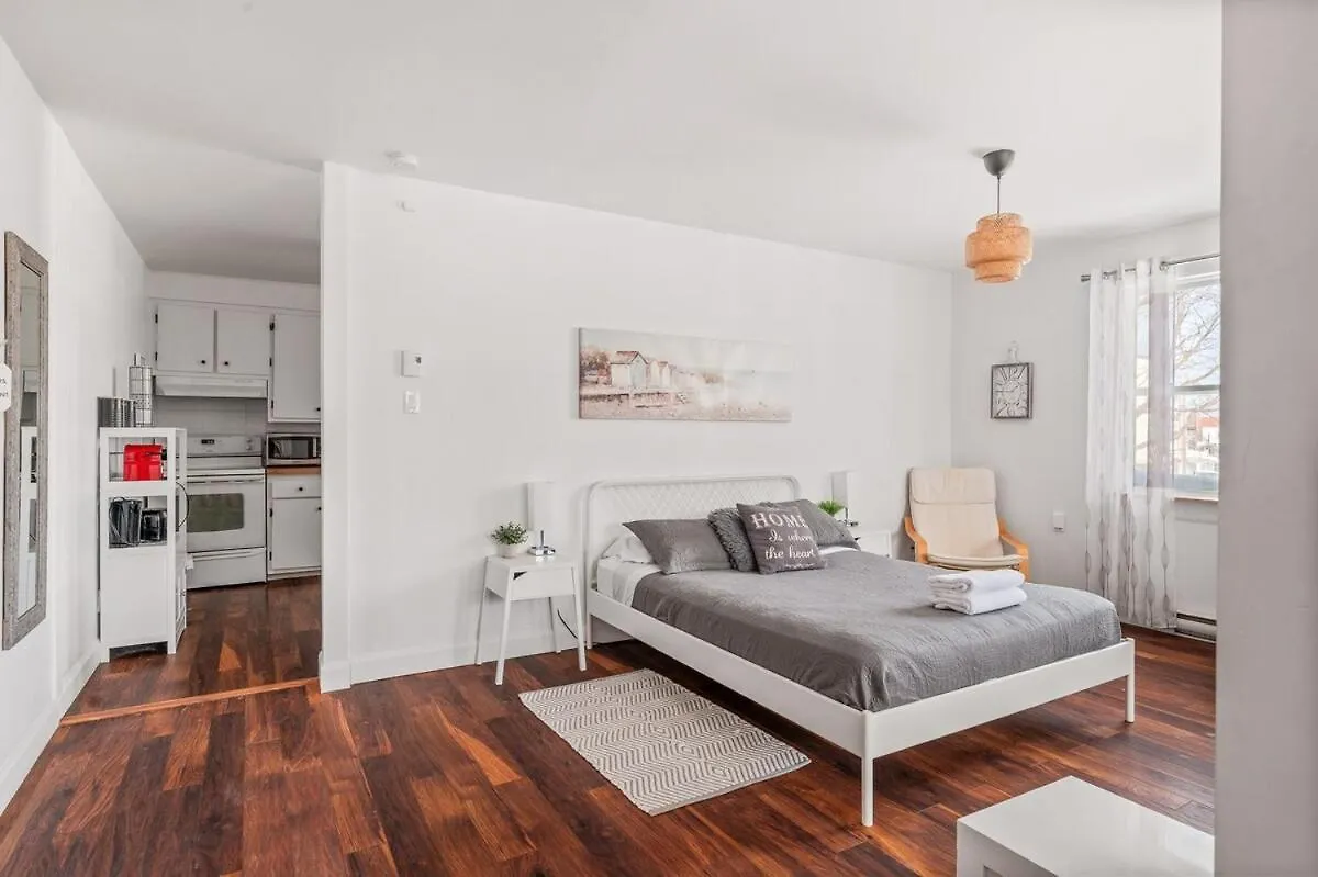 Petit Bonheur Limoilou, Parking Apartment Quebec City