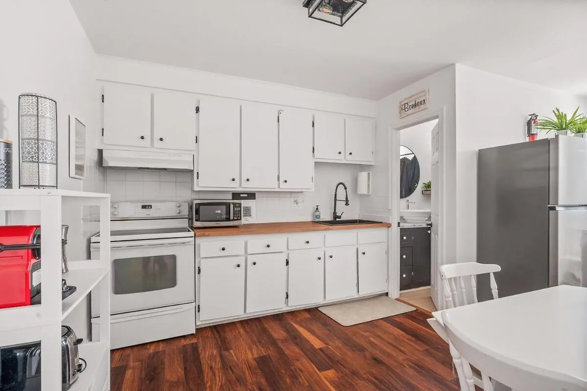 Petit Bonheur Limoilou, Parking Apartment Quebec City