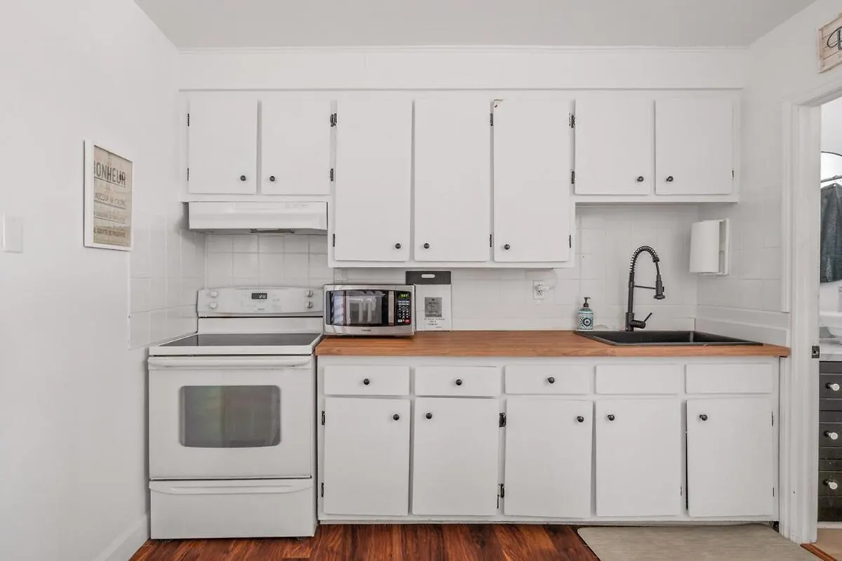 Petit Bonheur Limoilou, Parking Apartment Quebec City