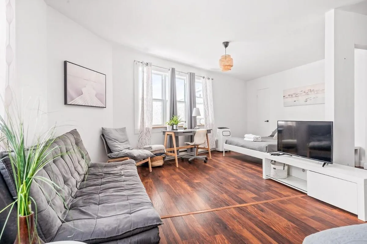 Petit Bonheur Limoilou, Parking Apartment Quebec City